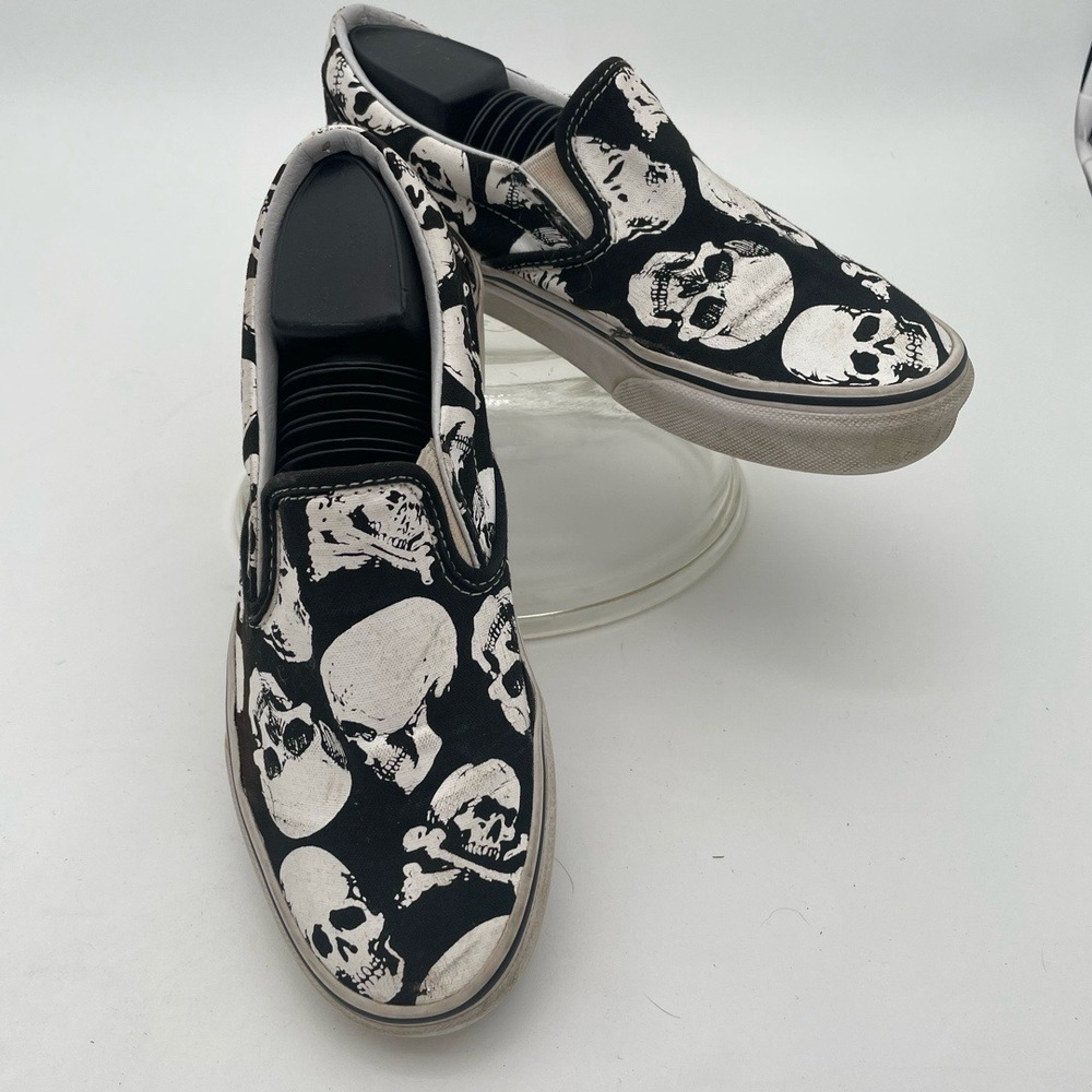 Vans Off the Wall Black White Skull Print Slip On Canvas  Shoes‎ Size W 7 M5.5